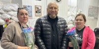 Дмитрий Панков поздравил с 8 Марта сотрудниц ЕДДС и Грайворонской ЦРБ🌺. - Грайворонский муниципальный округ