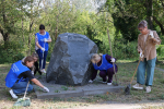 Сегодня работники грайворонского культурно-досугового центра совместно с активистами движения «Волонтёры культуры» провели субботник у мемориального камня, заложенного в честь основания города Грайворона.